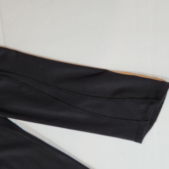 lululemon Capri Leggings Mesh Detail in Black Size 4 - Picture 6 of 7